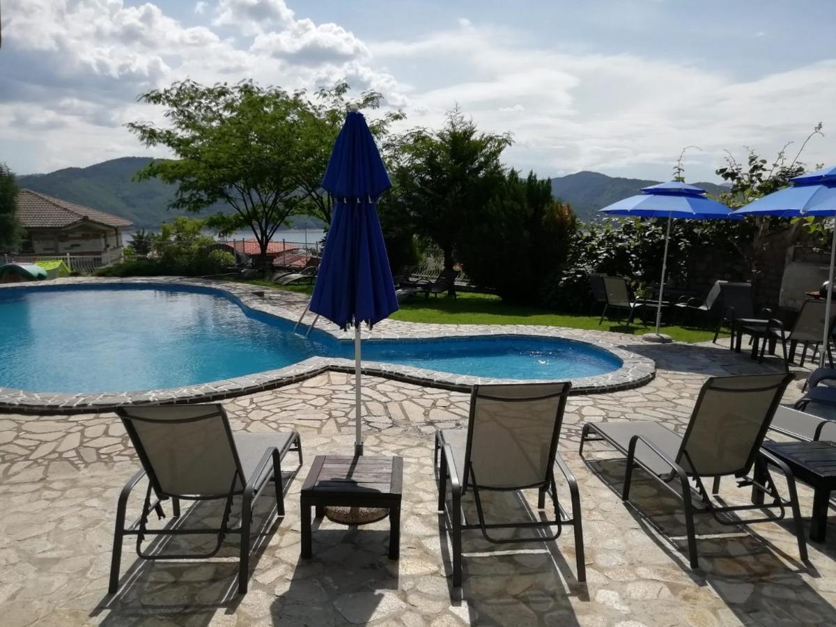Trifon Zarezan Family Hotel Glavatartsi Exterior foto